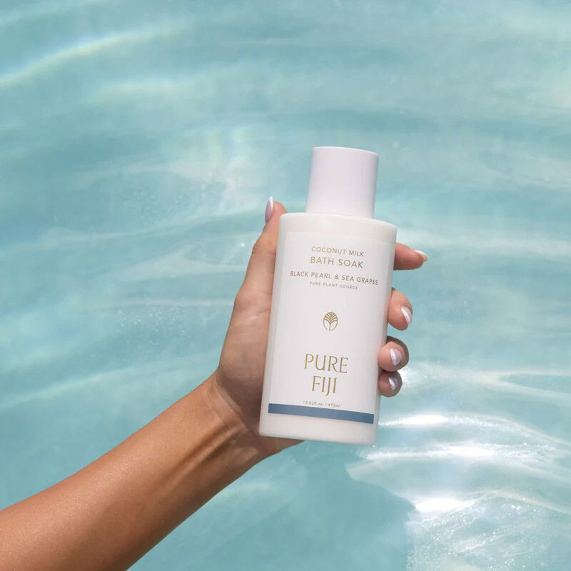 Pure Fiji Milk Bath Soak 415ml - Black Pearl & Sea Grapes image number 1