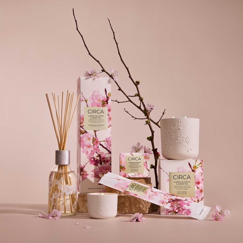 CIRCA Mother's Day Cherry Blossom & Green Tea Candle 70g image number 1