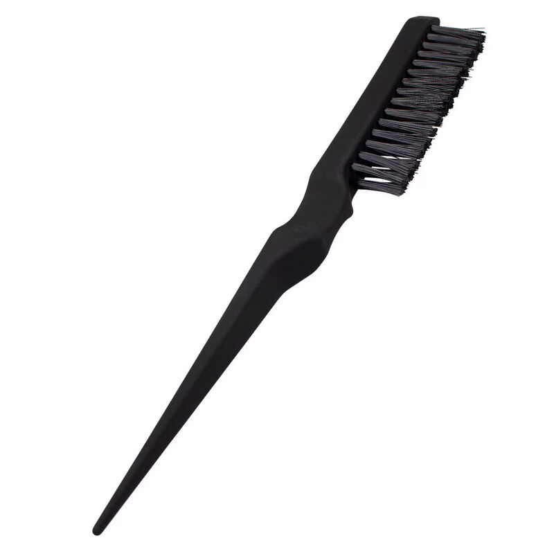 Mae Brush Backcombing And Smoothing image number 1