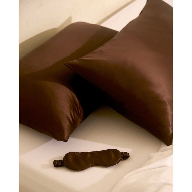 HOMMEY. Silk Pillowcase image number 1