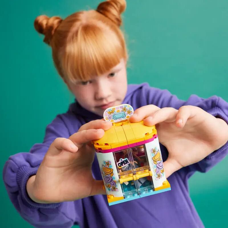 LEGO® Friends Tiny Accessories Store image number 3