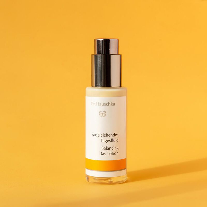 Dr Hauschka Balancing Day Lotion 50ml image number 3