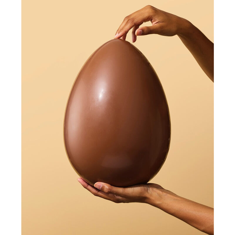 Bennetts of Mangawhai Giant Milk Chocolate Easter Egg 1.2kg image number 2