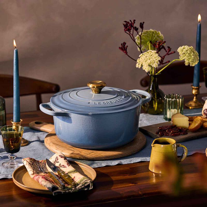 Le Creuset Signature Cast Iron Round Casserole 28cm image number 16