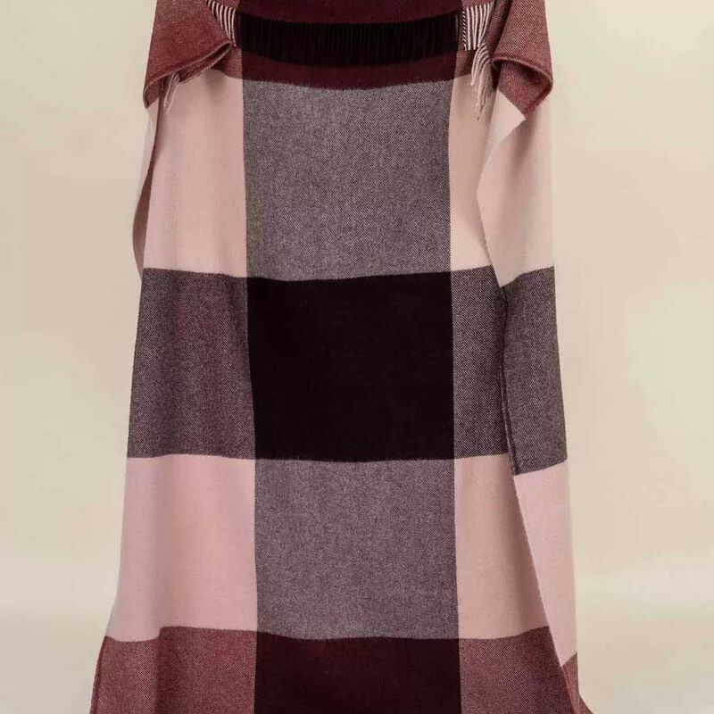 Weave Home Brookside Throw image number 1