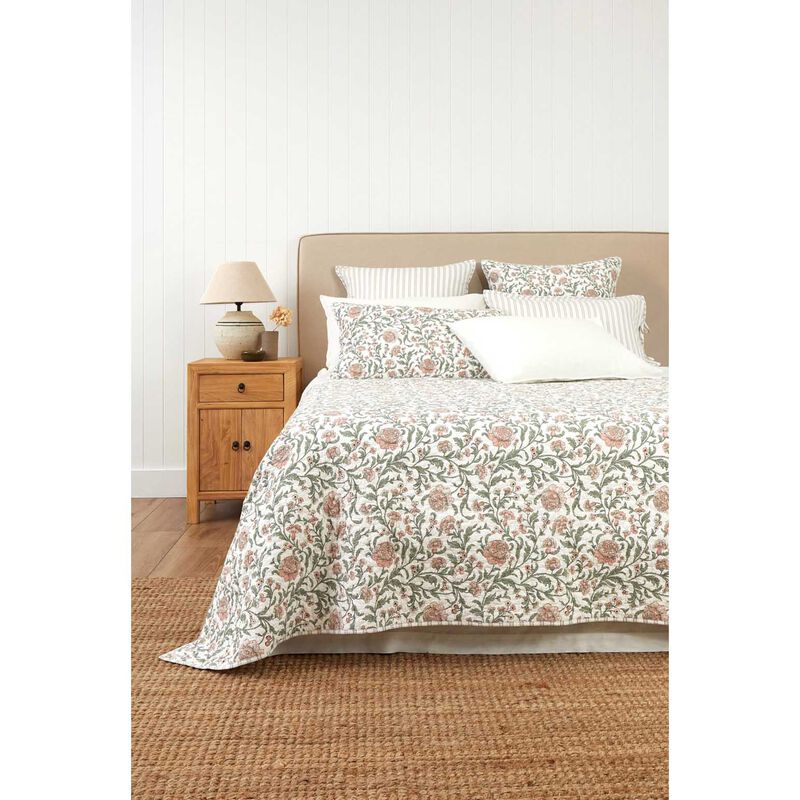Wallace Cotton Arabella Quilt image number 1