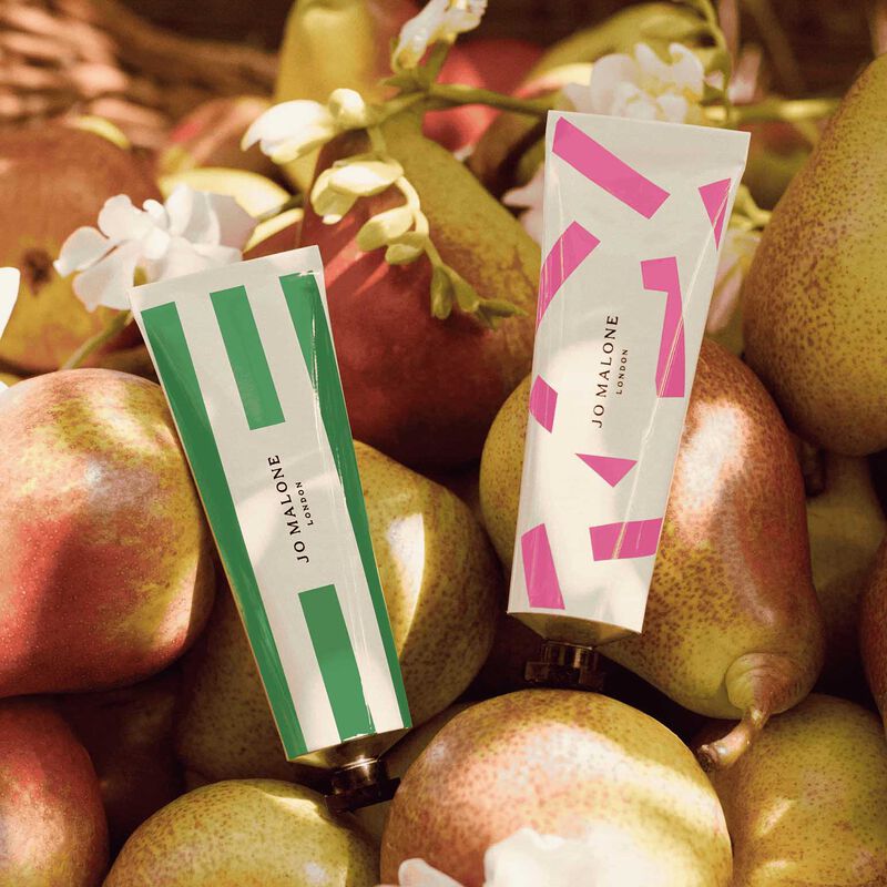 Jo Malone London English Pear & Freesia Deco Hand Cream 30ml image number 2