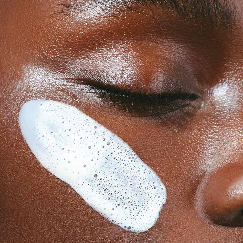 Clarins Gentle Foaming Cleanser Hydrating 125ml image number 3