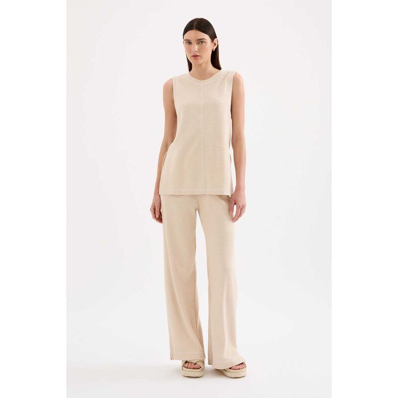 Nude Lucy Sutton Pant image number 3