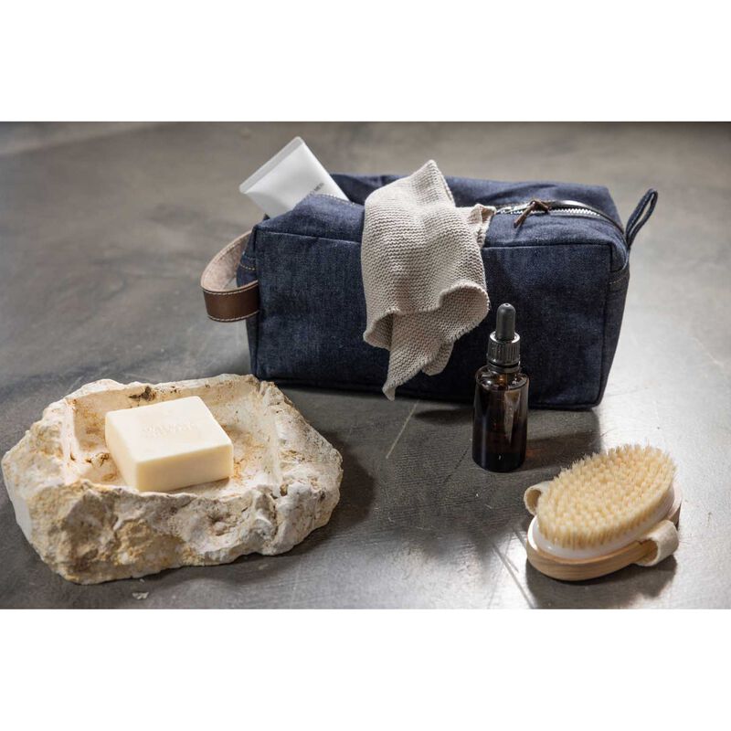 Wallace Cotton Miles Bath Bag image number 1
