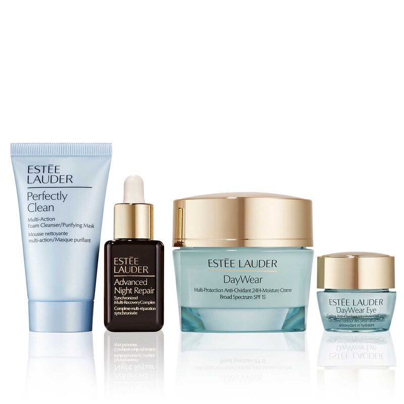 Estée Lauder Daywear Moisturizer Holiday Skincare Set image number 1
