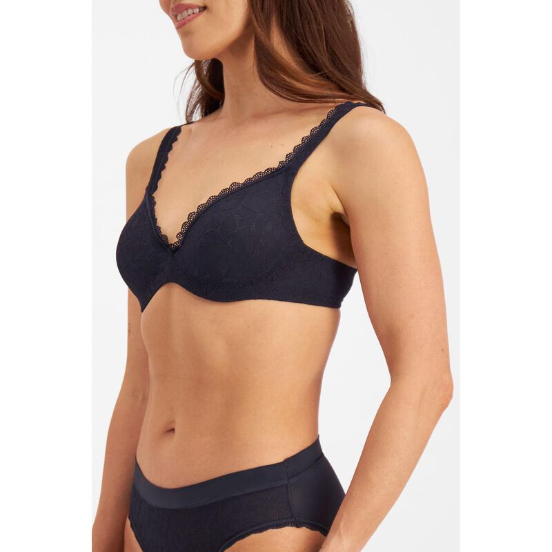 Berlei Barely There Lace Bra image number 6