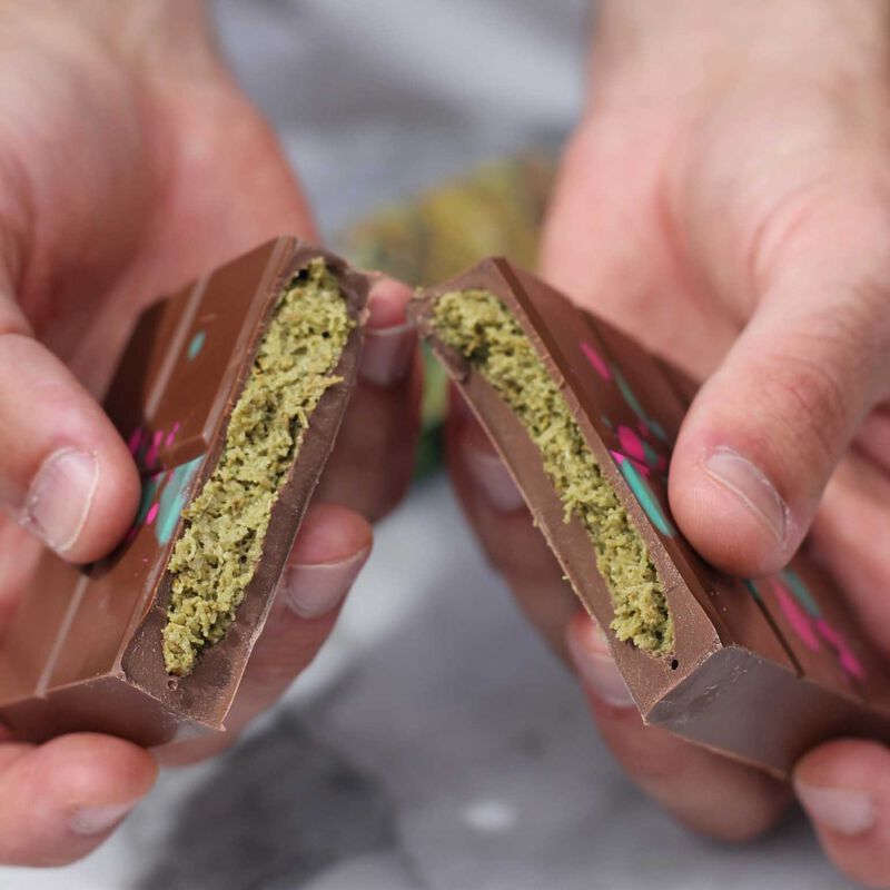 fruney Dubai Style Chocolate Pistachio Knafeh Bar 200g image number 1