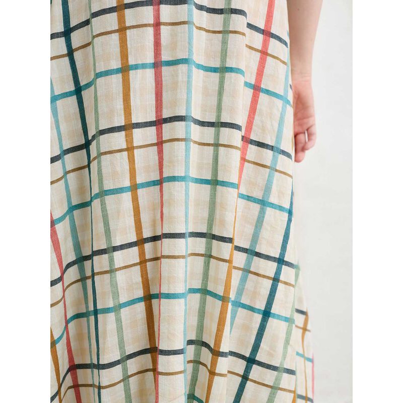 Seasalt Cornwall Carved Wood Dress Studio Easel image number 3