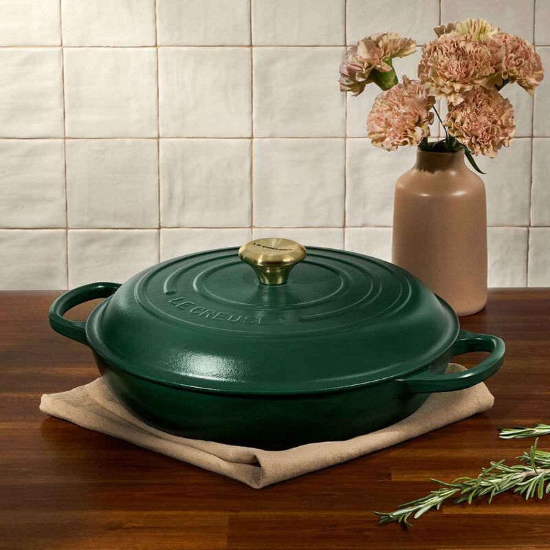 Le Creuset Signtature Cast Iron Shallow Casserole 30cm image number 20