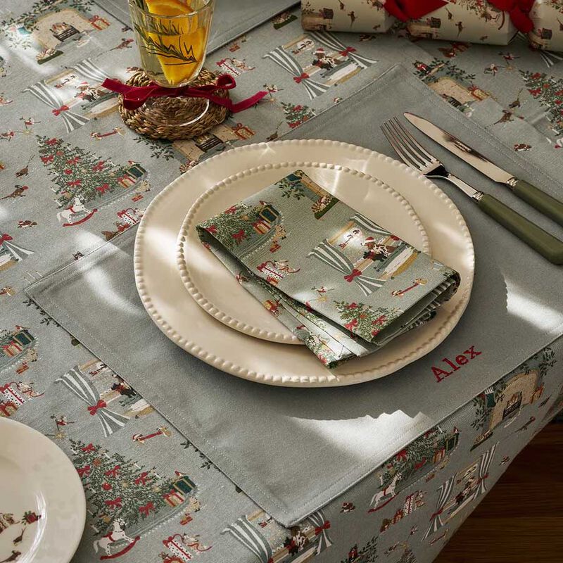 Sophie Allport Cosy Christmas Napkins Set of 4 image number 1