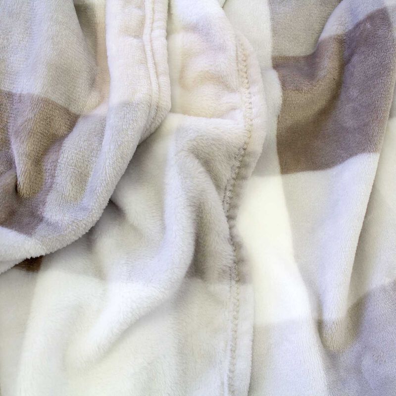 Bambury Charlie Ultraplush Throw Nougat image number 1