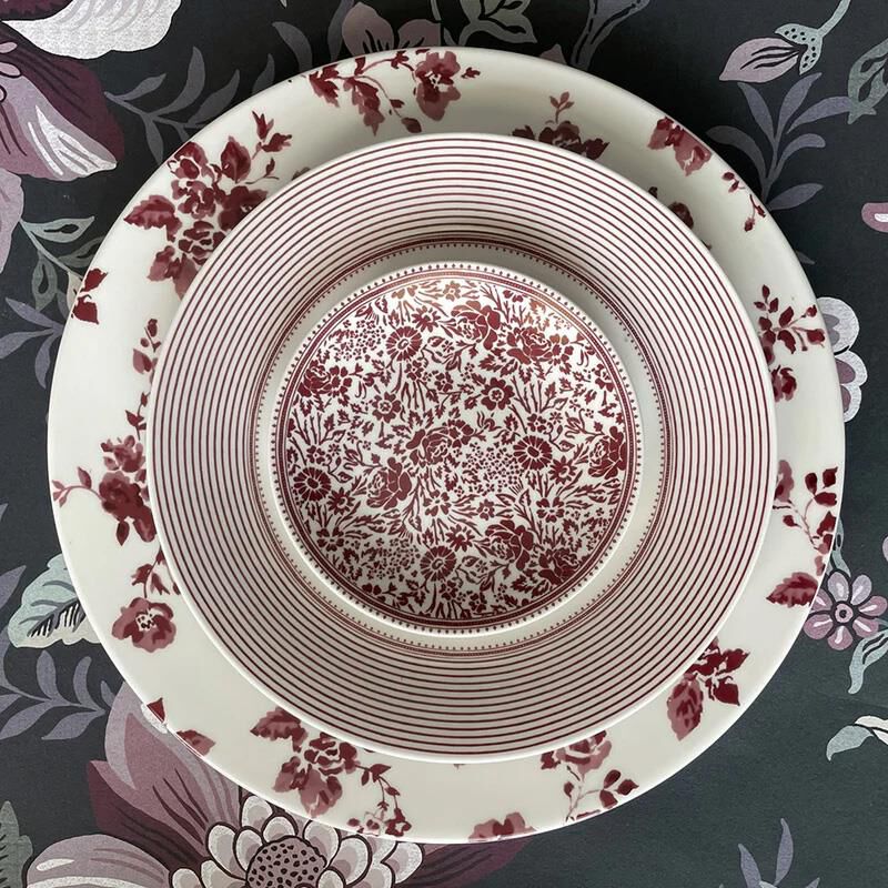 Laura Ashley Damson Limited Edition Set/4 Plates In Giftbox image number 1