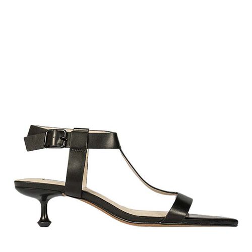 Zoe Kratzmann Debut Heel