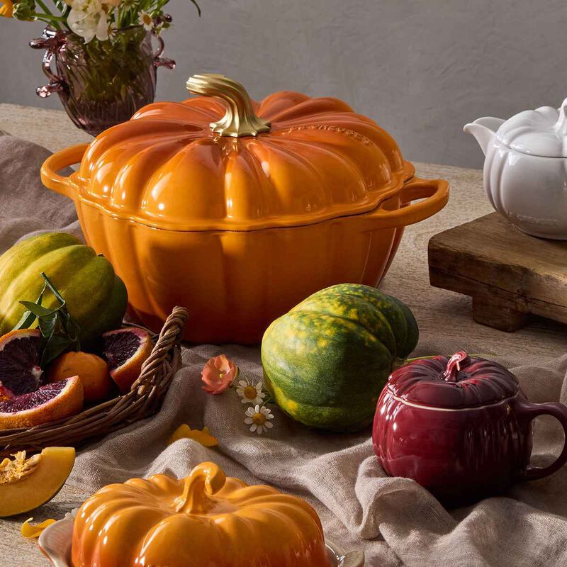 Le Creuset Signature Pumpkin Cocotte 24cm Foret Gold Knob image number 5