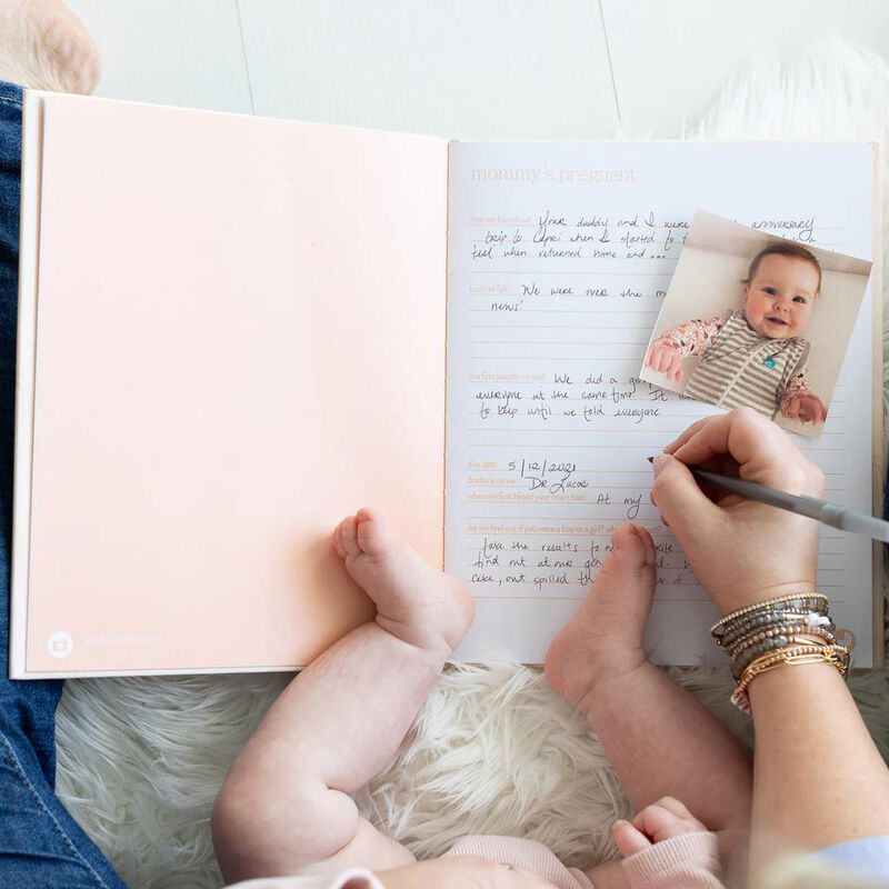 Pearhead Rainbow Babybook image number 3
