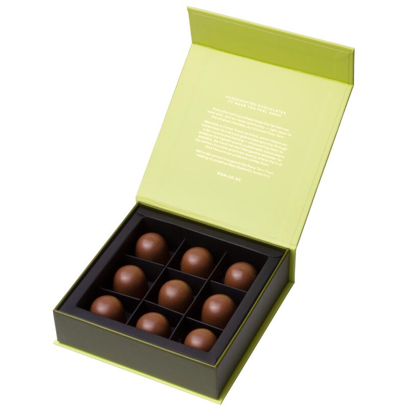 Bennetts of Mangawhai Giftbox 9pc Milk Salted Caramel Praline 144g image number 1