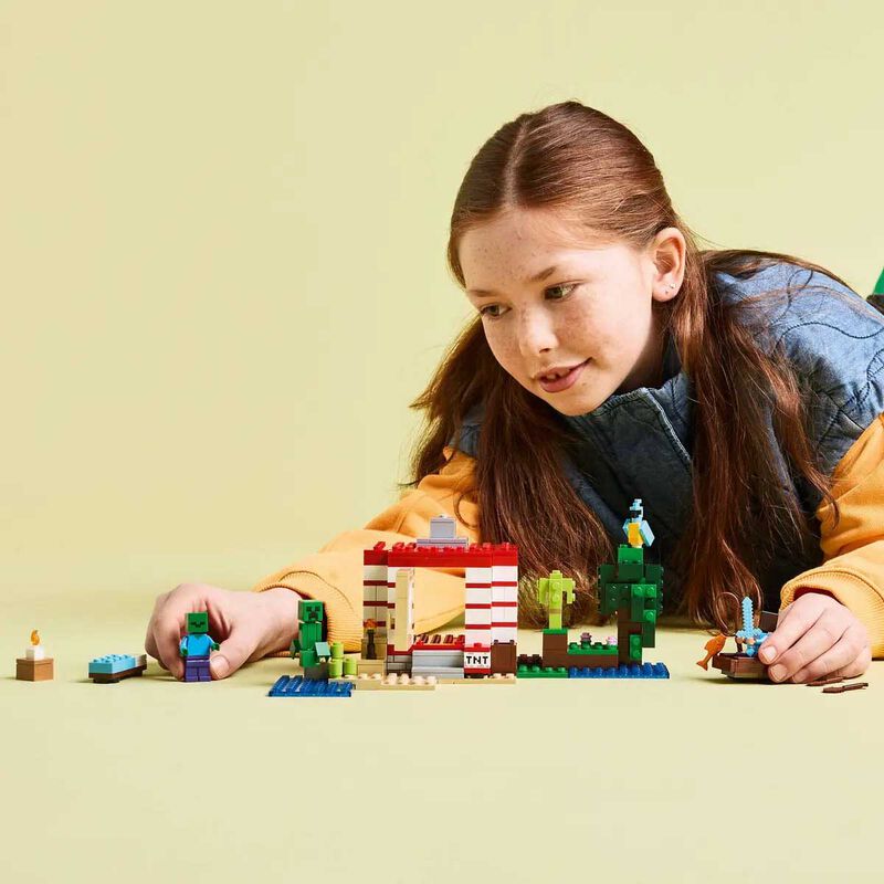 LEGO Minecraft The TNT Jungle House image number 1