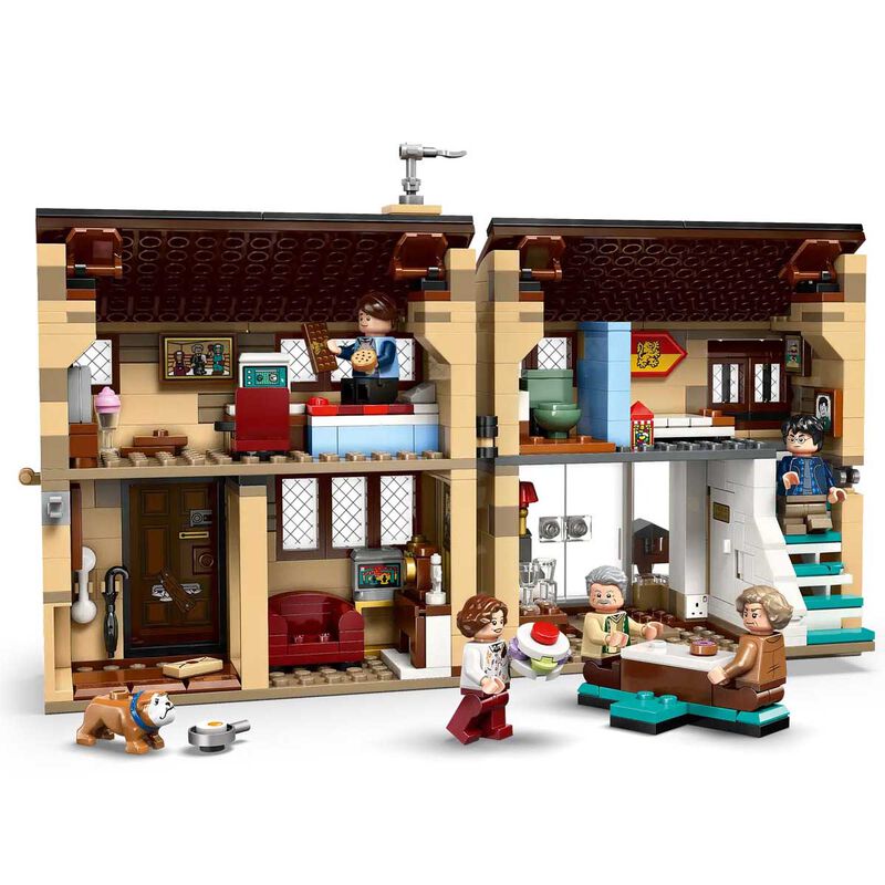 LEGO Harry Potter Privet Drive: Aunt Marge's Visit image number 2