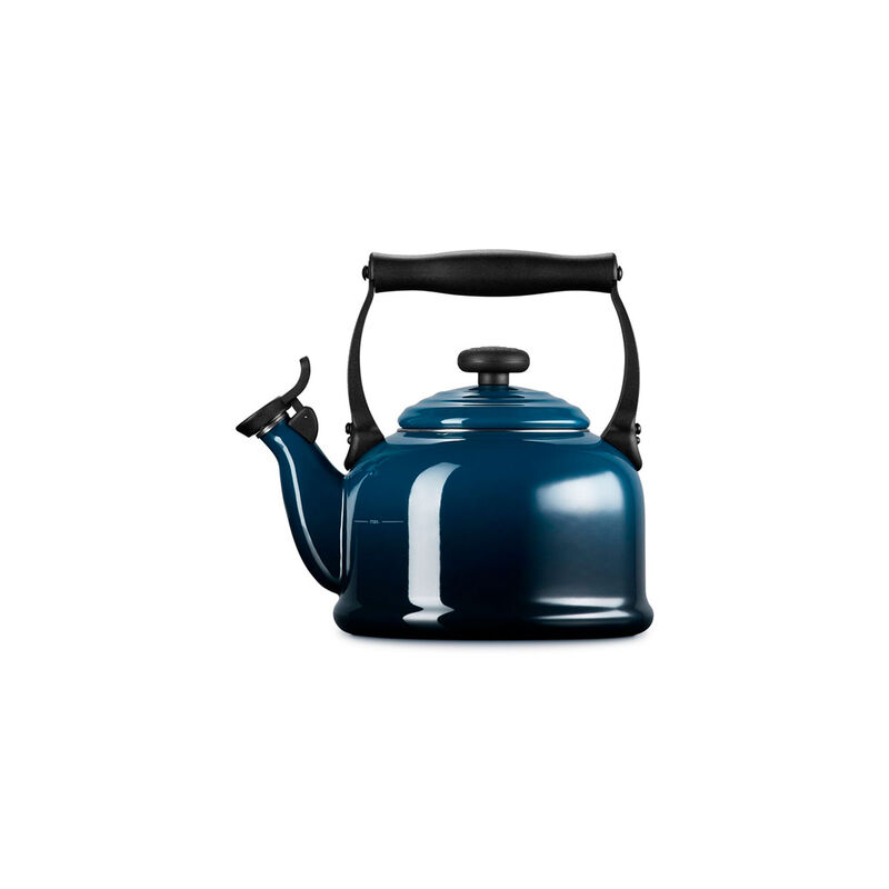 Le Creuset Traditional Kettle 2.1L image number 23