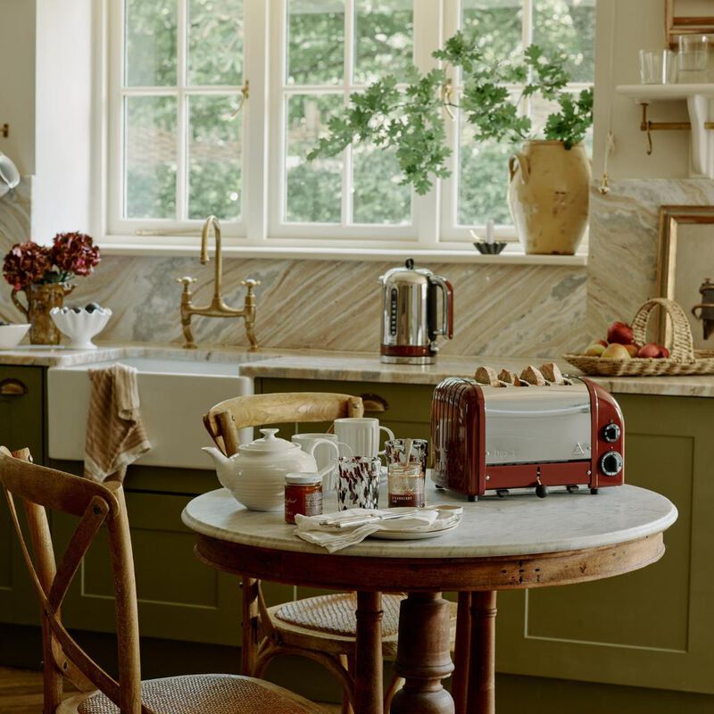 Dualit Classic Cordless Jug 1.7L - Damson Burgundy image number 1