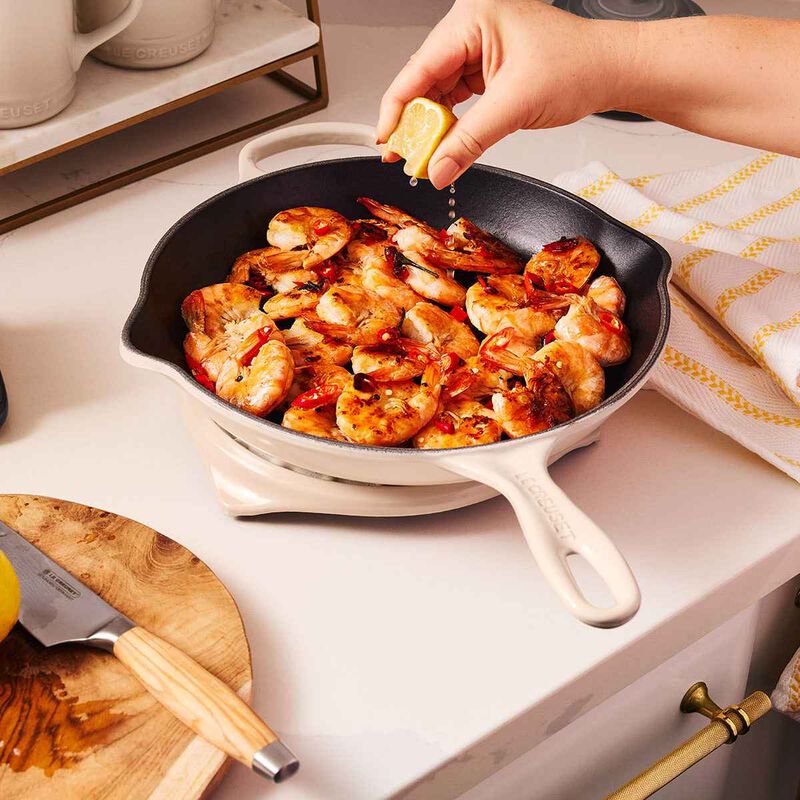 Le Creuset Signature Cast Iron Round Skillet 30cm image number 22