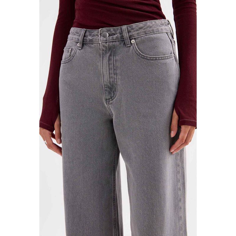 Nude Lucy Calvi Boyfriend Jean image number 2