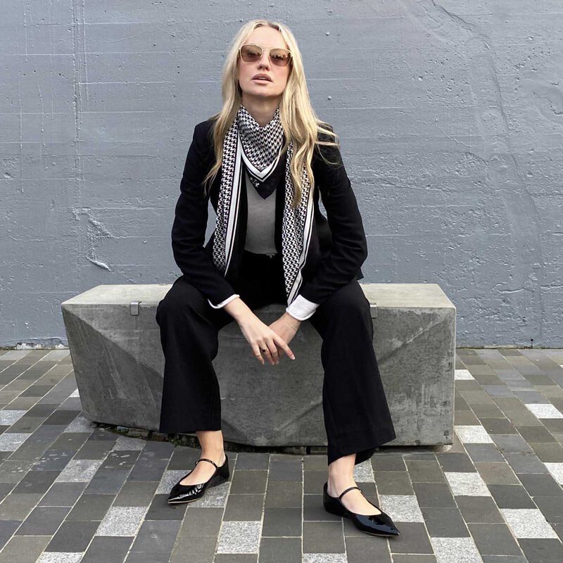 Dark Hampton The Hunter - Cashmere Modal Scarf image number 3