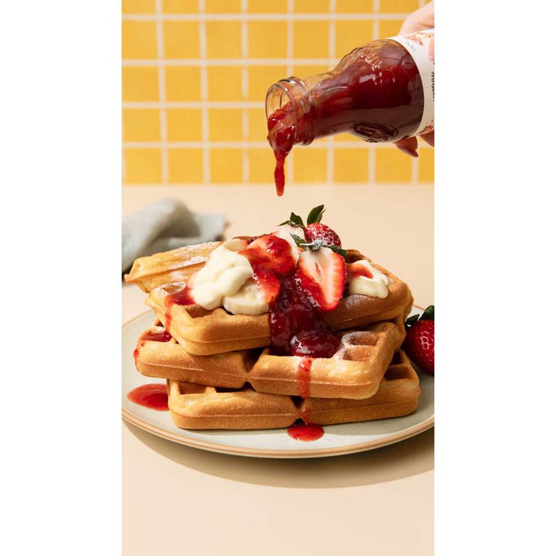 Barker's Strawberry Sundae Dessert Sauce 335g image number 1