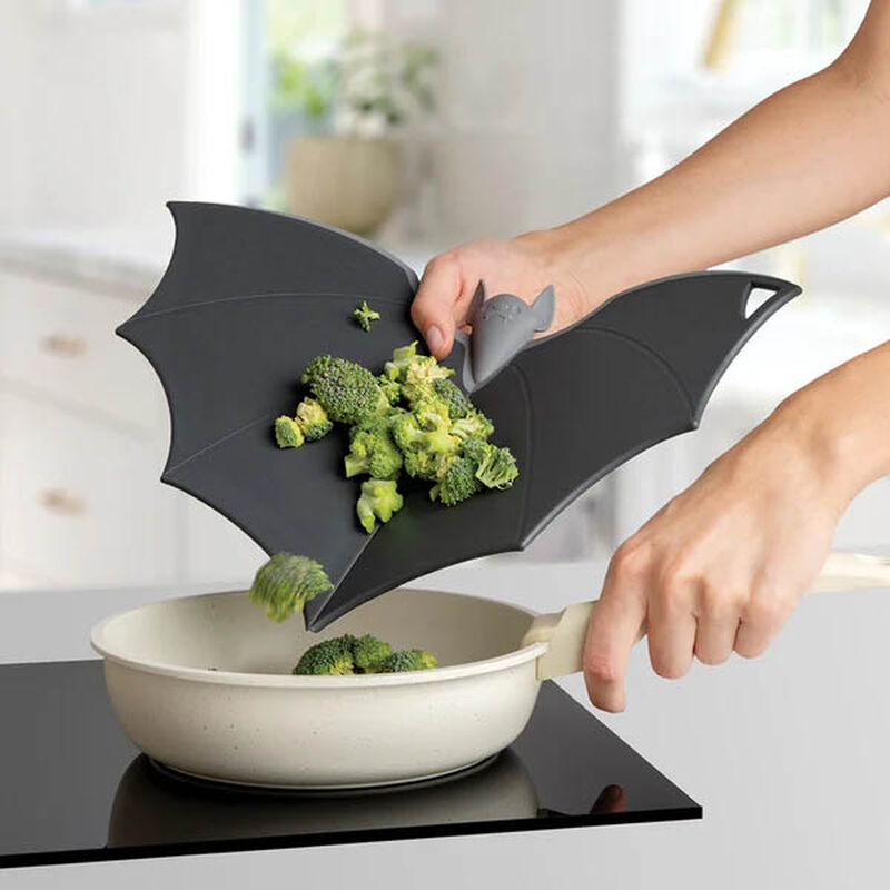 Ototo Batty Foldable Cutting Board image number 1