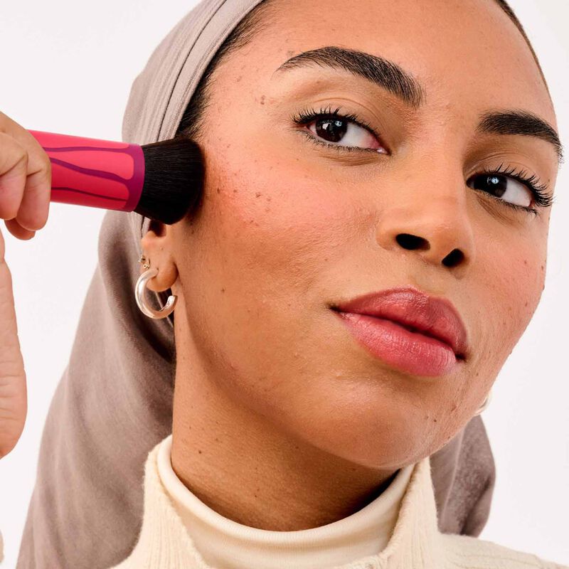 benefit Hoola WaveMaker Bozing Balm Brush image number 2