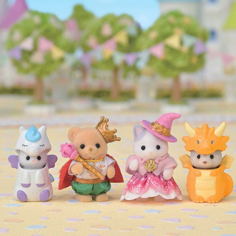 Sylvanian Families Fantastical Fairytale Friends Set image number 1