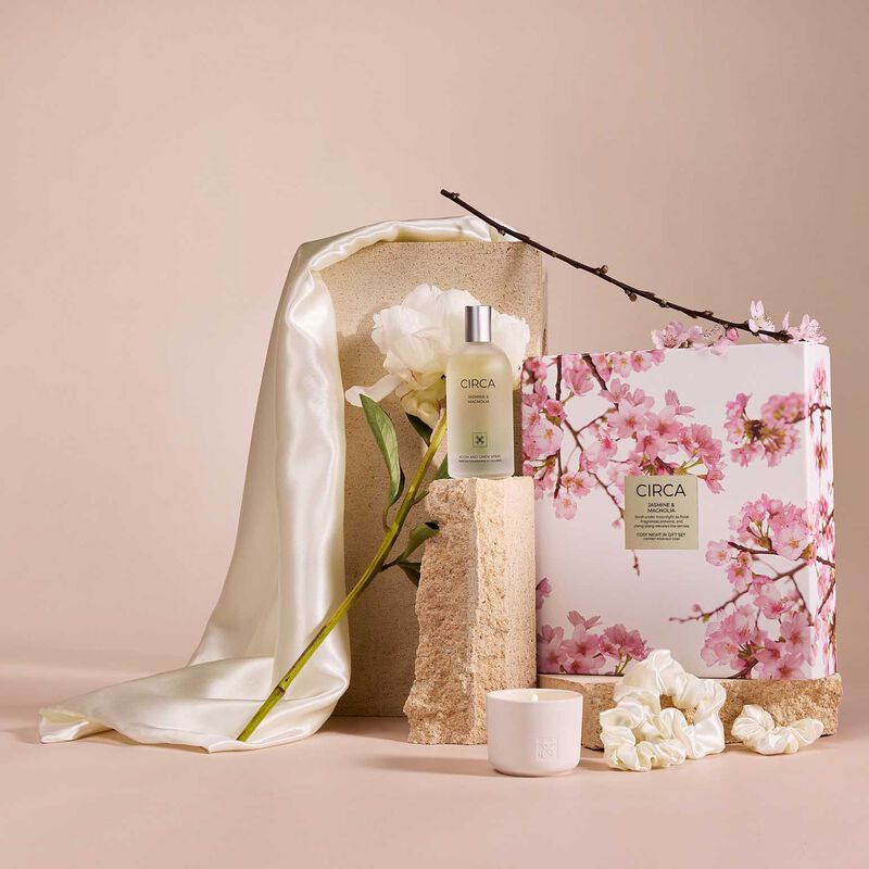 CIRCA Mother's Day Jasmine & Magnolia Cozy Night In Gift Set image number 1