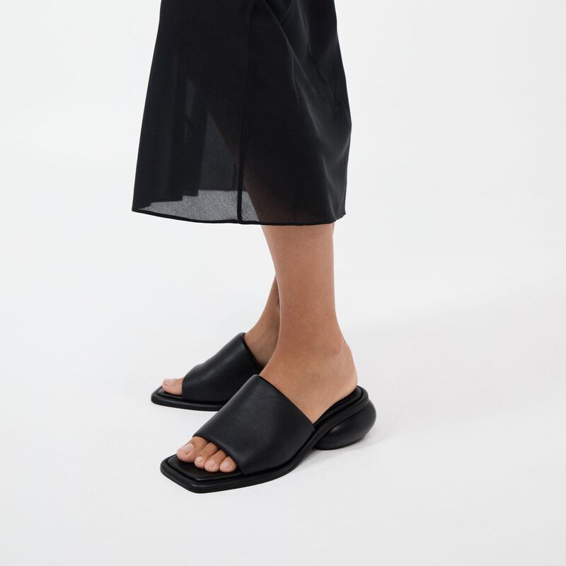 St. Agni Minimal Dome Heel image number 3