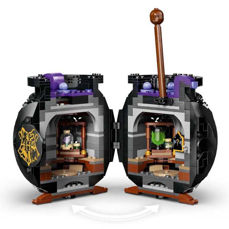 LEGO Harry Potter&trade; Cauldron: Secret Potions Classroom image number 1