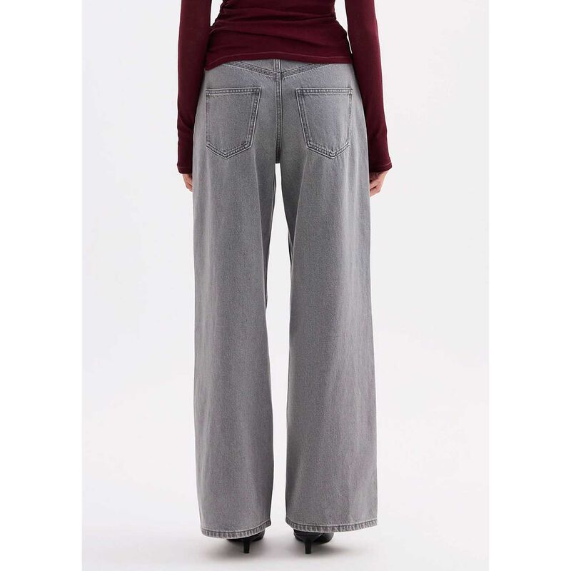 Nude Lucy Calvi Boyfriend Jean image number 1