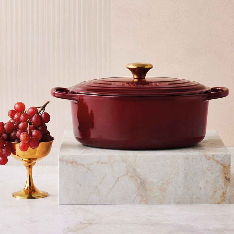 Le Creuset Signature Cast Iron Round Casserole 26cm image number 20