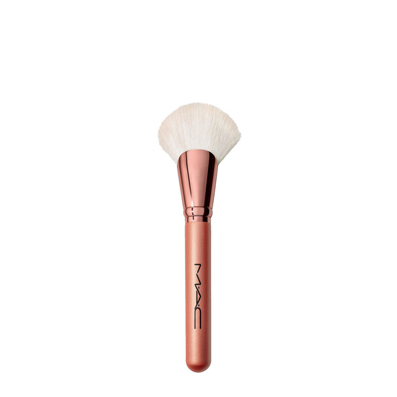 MAC 143S Bronzer Fan Brush image number 0