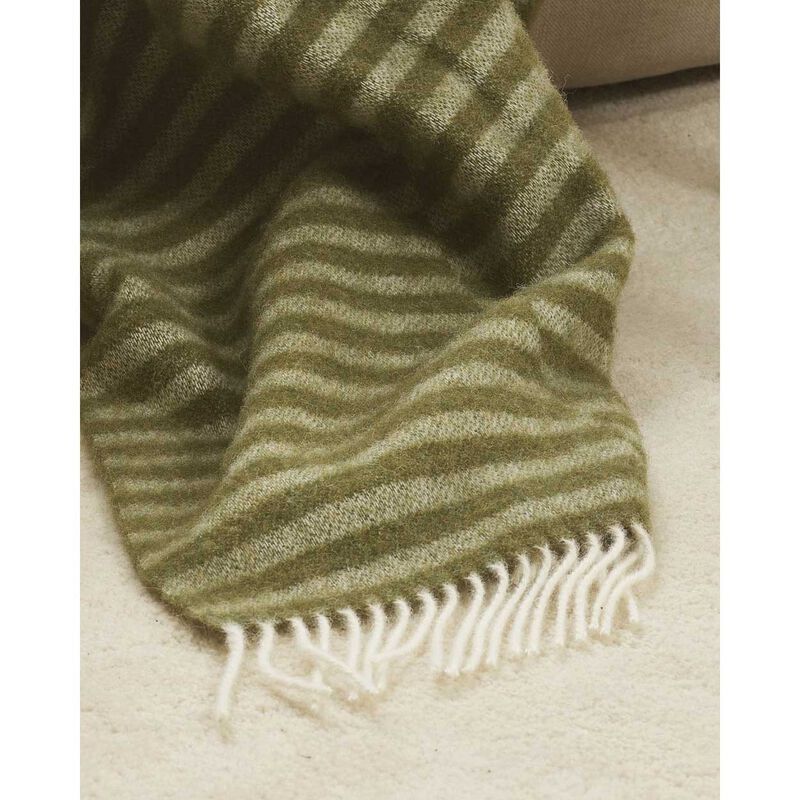 Baya Noah 100% NZ Wool Throw 130x190cm - Olive image number 2
