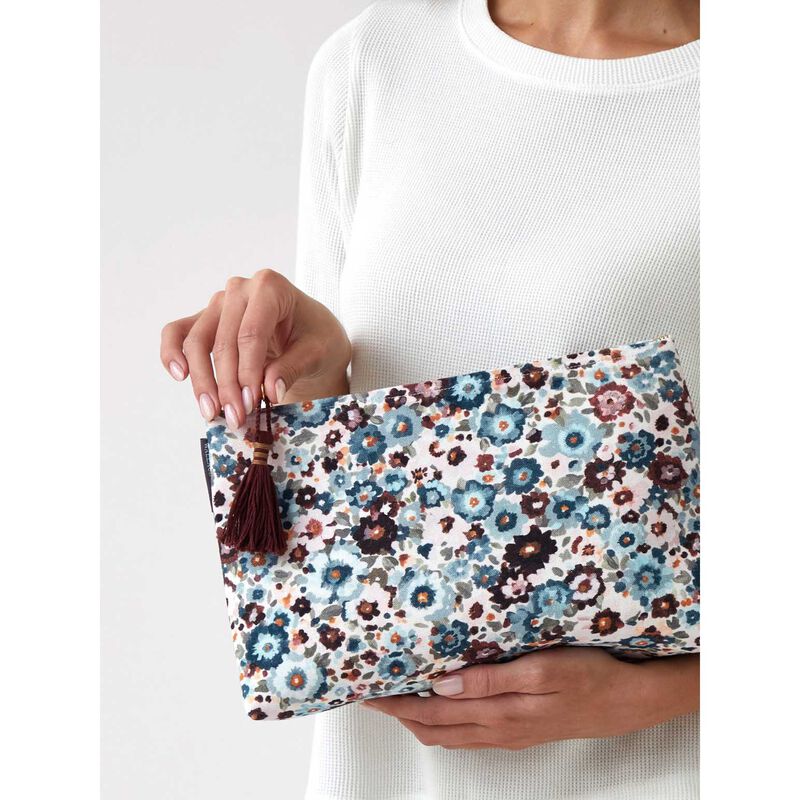 Wallace Cotton Zoe Bath Bag image number 1