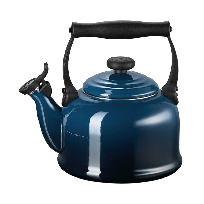 Le Creuset Traditional Kettle 2.1L - Nuit image number 0