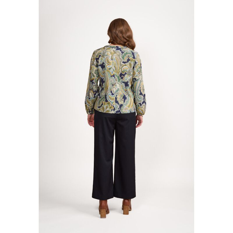 Vassalli V Neck Long Sleeve Top With Front Piping Detail image number 1