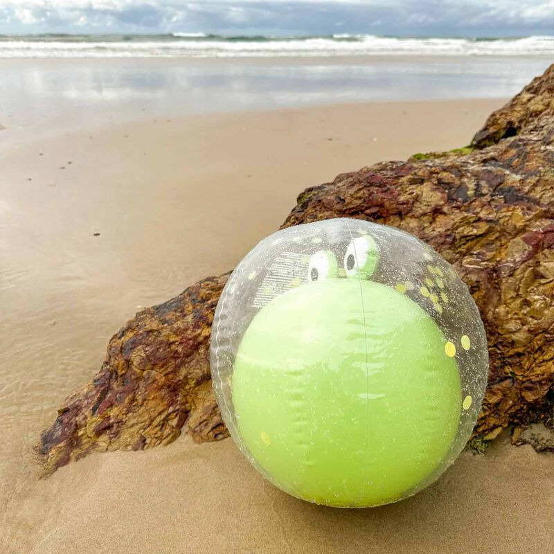 SUNNYLiFE 3D Inflatable Beach Ball Cookie the Croc Light image number 3