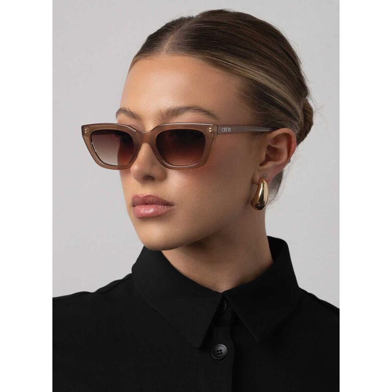 Otra Nove Rounded Cateye Sunglasses image number 4