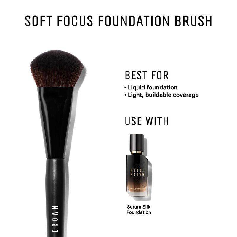 Bobbi Brown Soft Focus Foundation Brush image number 1